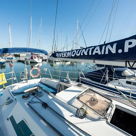 Sleep And Sail - Marina De - Lisbon's Coast بوتيل